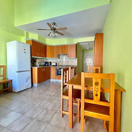 1 Bed Apt, Pool Views In Castle Harbour C114