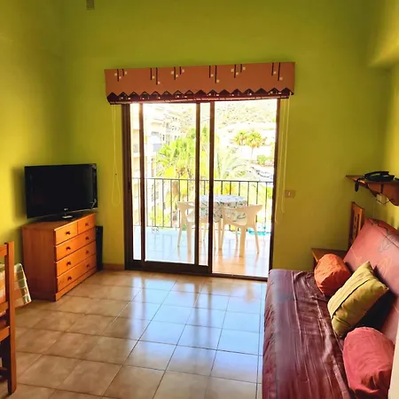 Apartment 1 Bed Apt, Pool Views In Castle Harbour C114 *